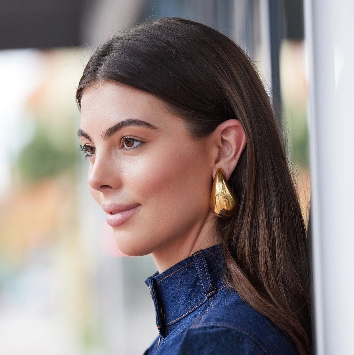 Adriana Pappas - Medium Waterdrop Studs