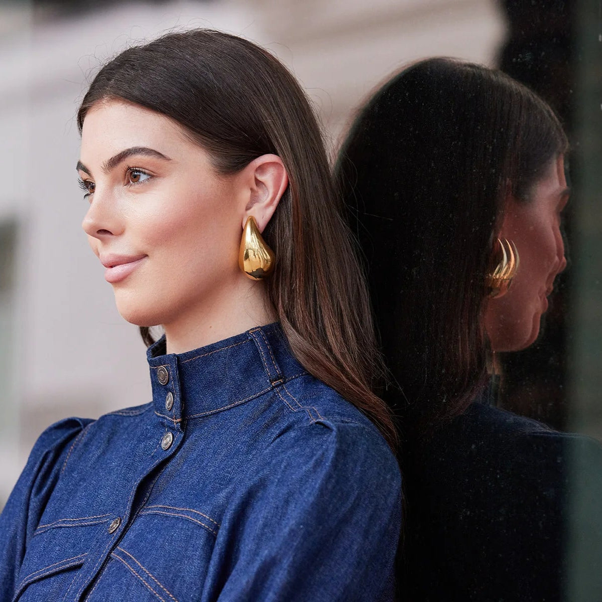 Adriana Pappas - Medium Waterdrop Studs