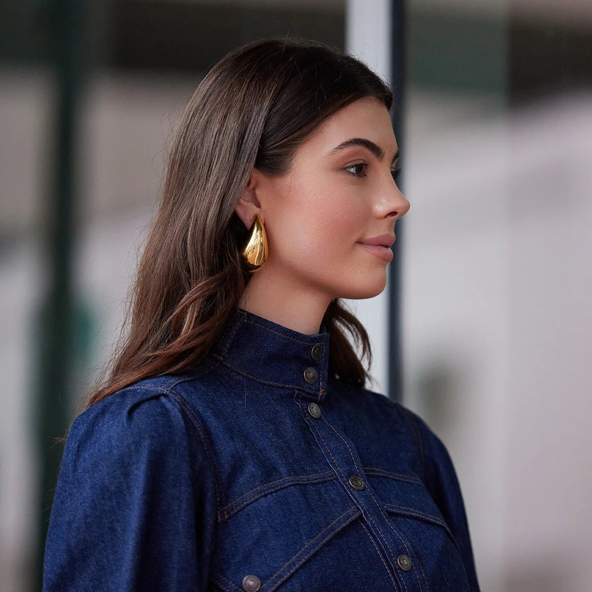 Adriana Pappas - Medium Waterdrop Studs