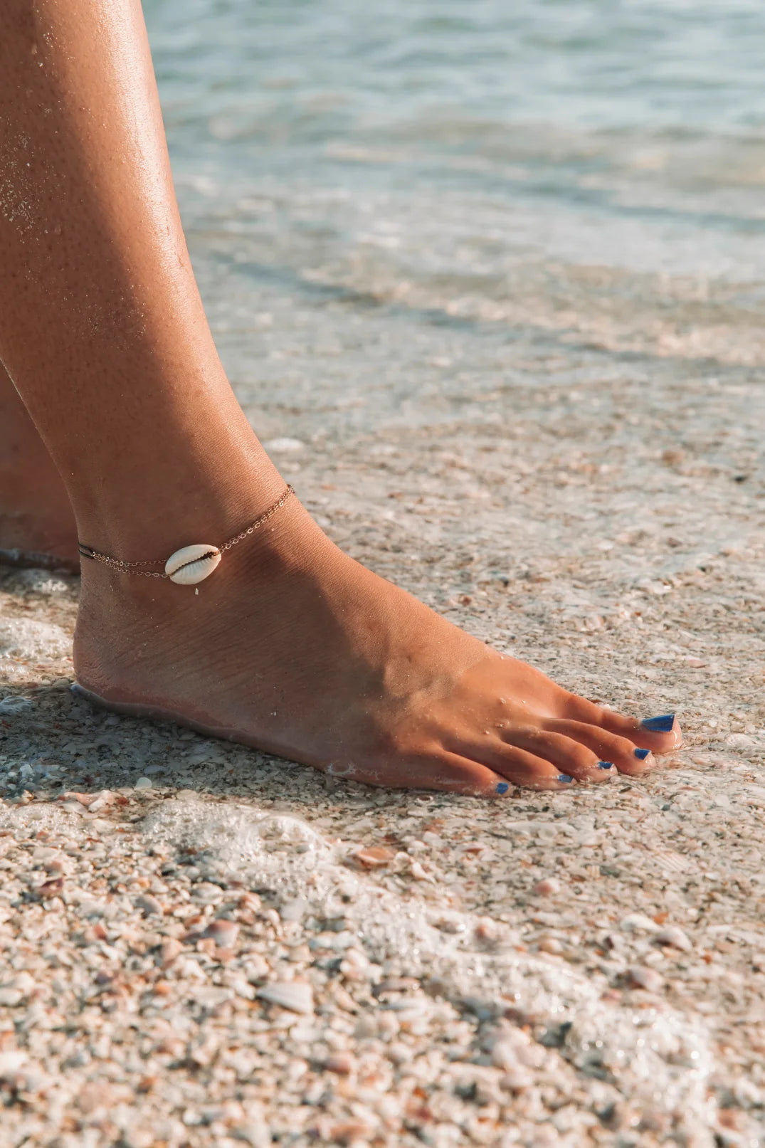 Adriana Pappas - Mini Natural Shell Chain Anklet
