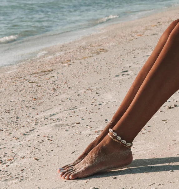 Adriana Pappas - Mini Natural Shell Anklet