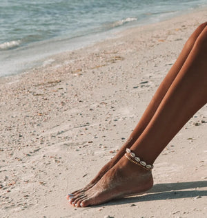 Adriana Pappas - Mini Natural Shell Anklet
