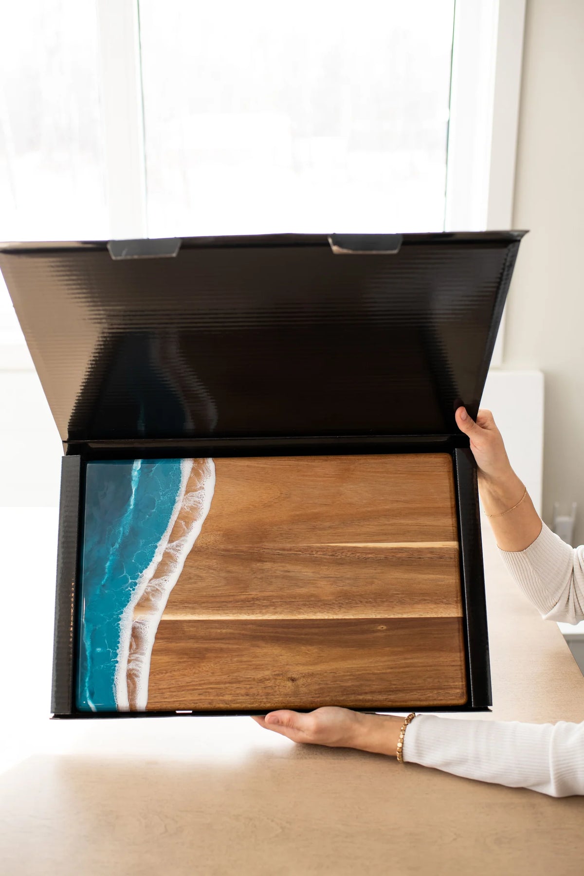 Lynn & Liana Designs Acacia Bread Board - Ocean Vibes