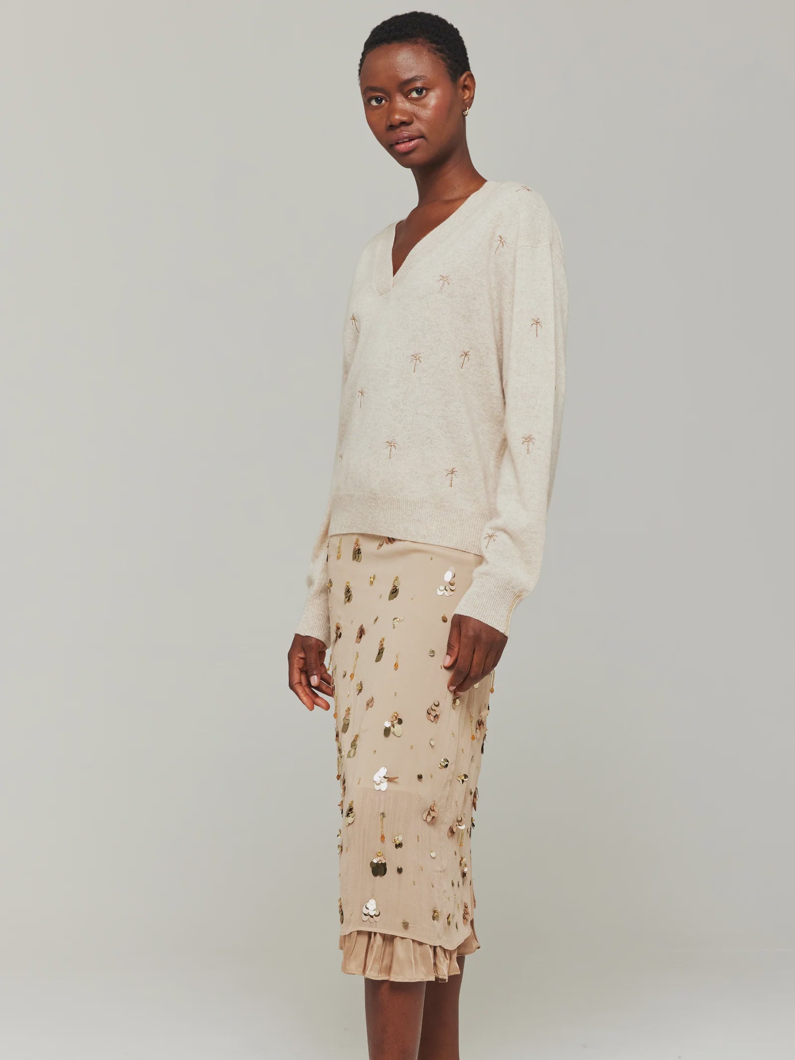 Brodie Embroidery Palm V Neck - Cygnet