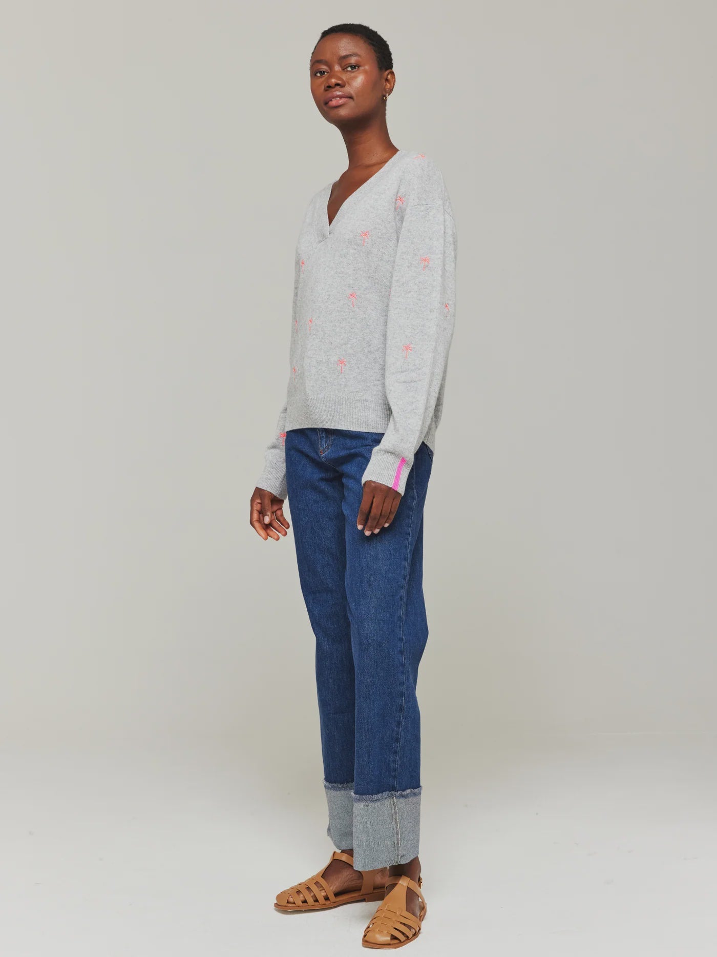 Brodie Embroidery Palm V Neck - Super Grey