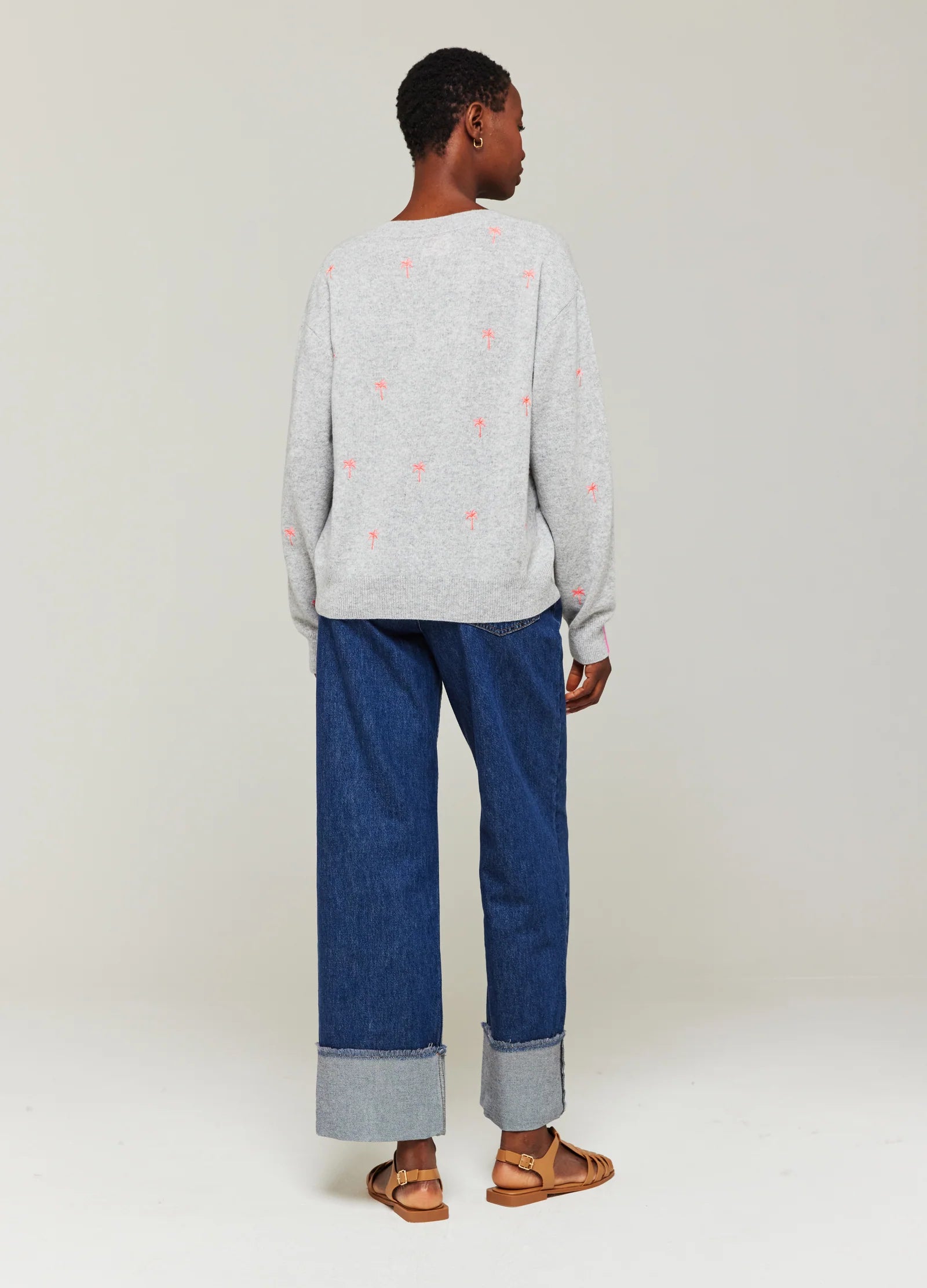 Brodie Embroidery Palm V Neck - Super Grey