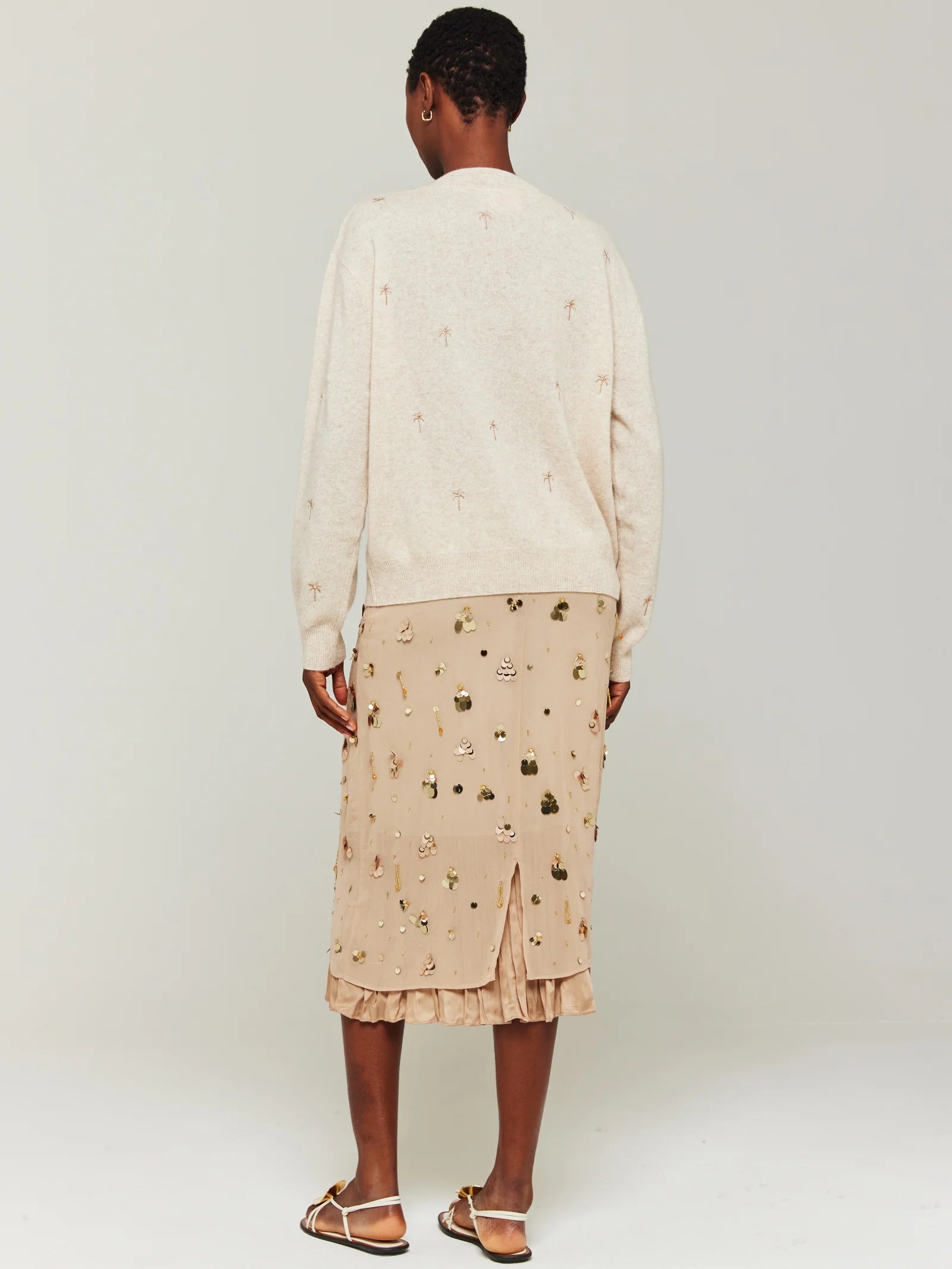 Brodie Embroidery Palm V Neck - Cygnet