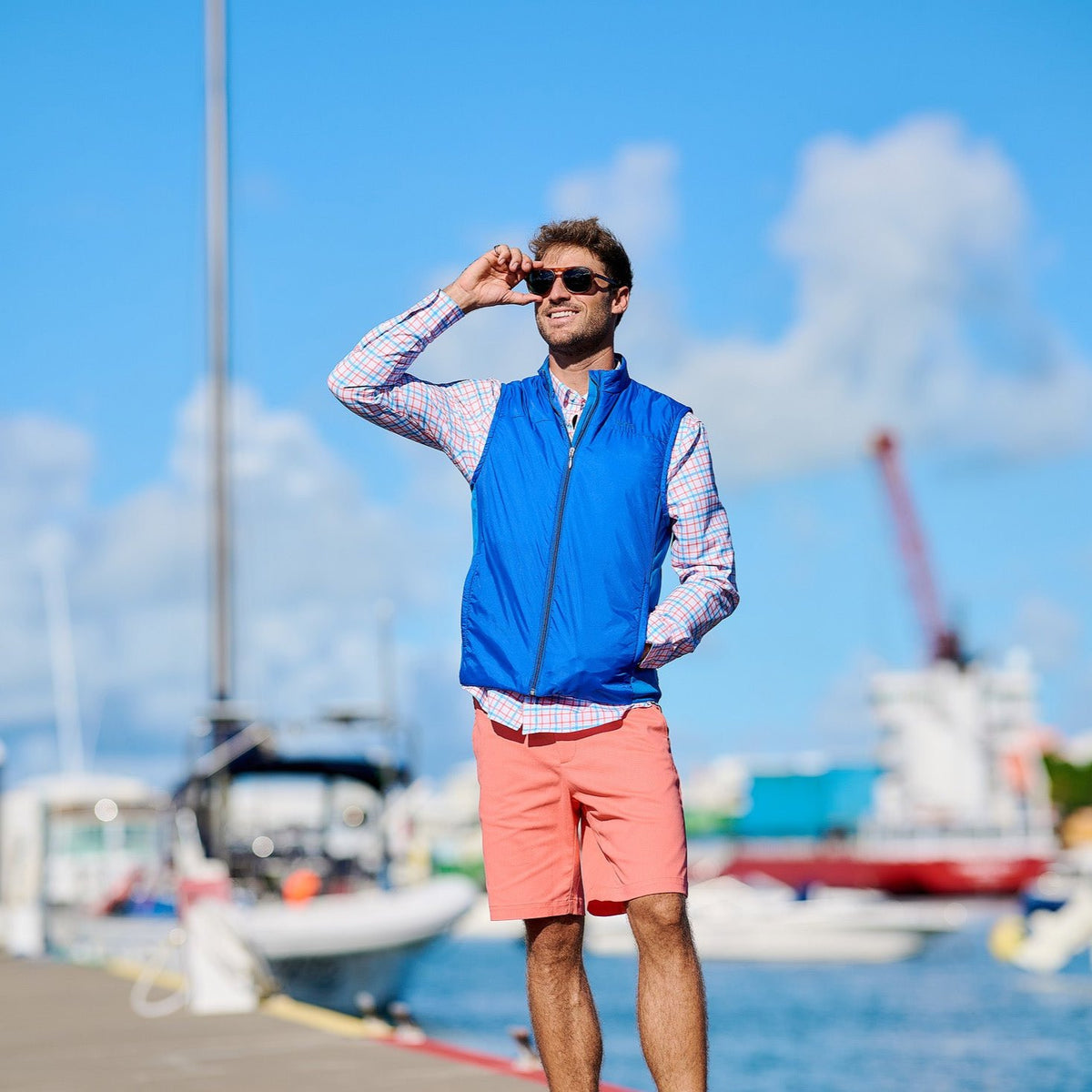 TABSBermuda_BlueGilet_front_zipped