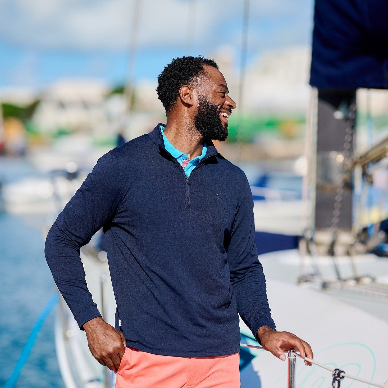 TABS_Bermuda_sweater_navy_front_boat