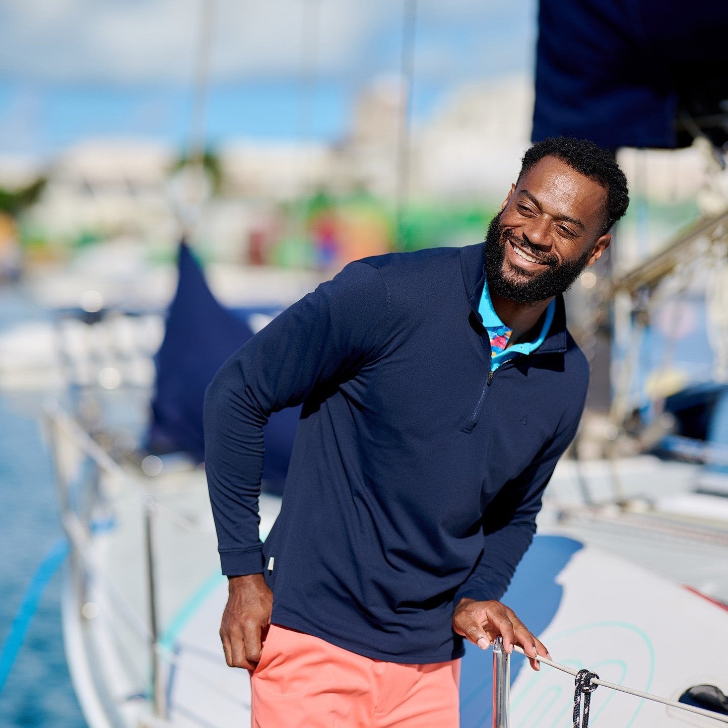 TABS_Bermuda_sweater_navy_front_boat
