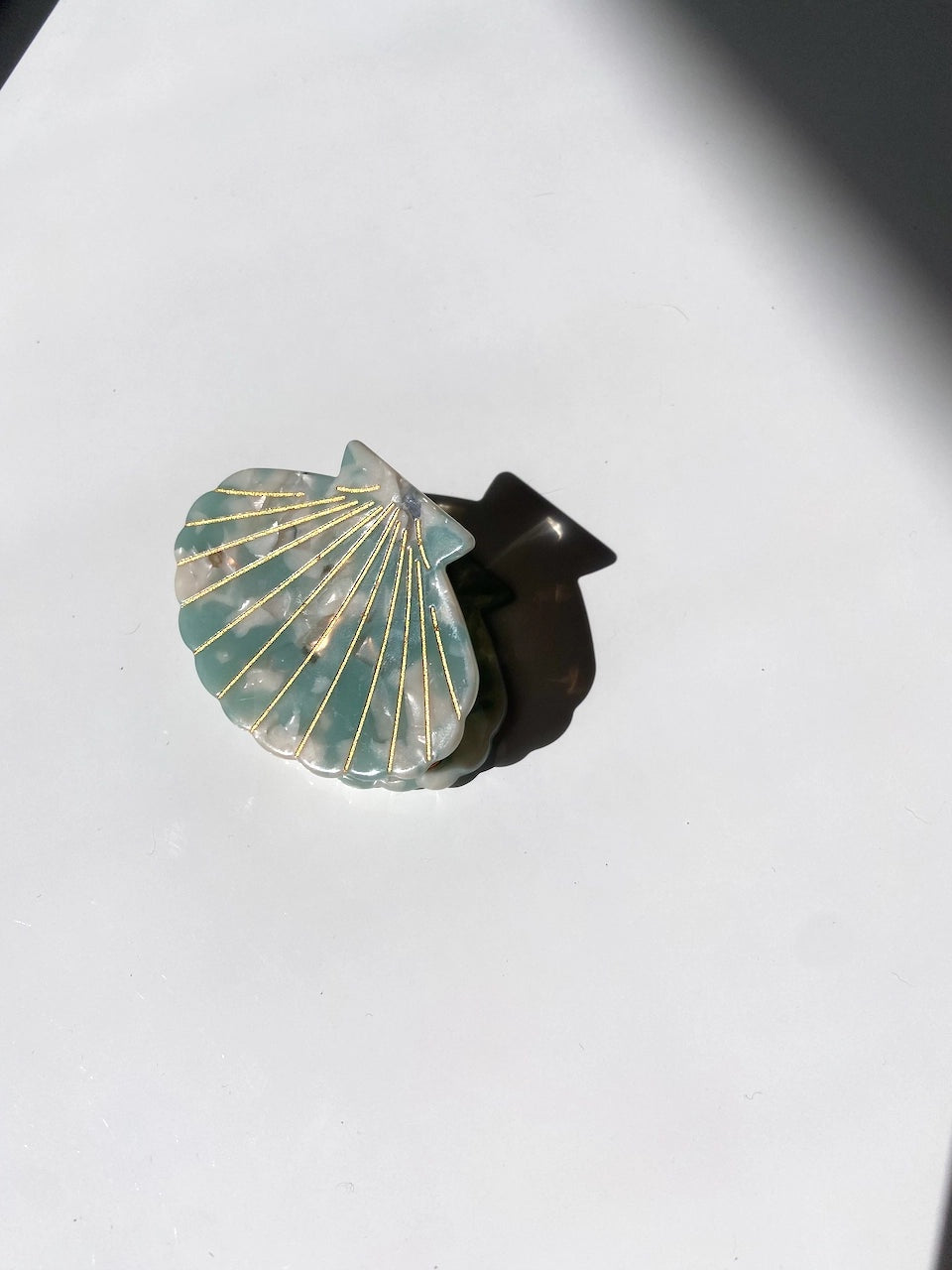 BDA Solar Eclipse Seashell Claw Clip - Blue