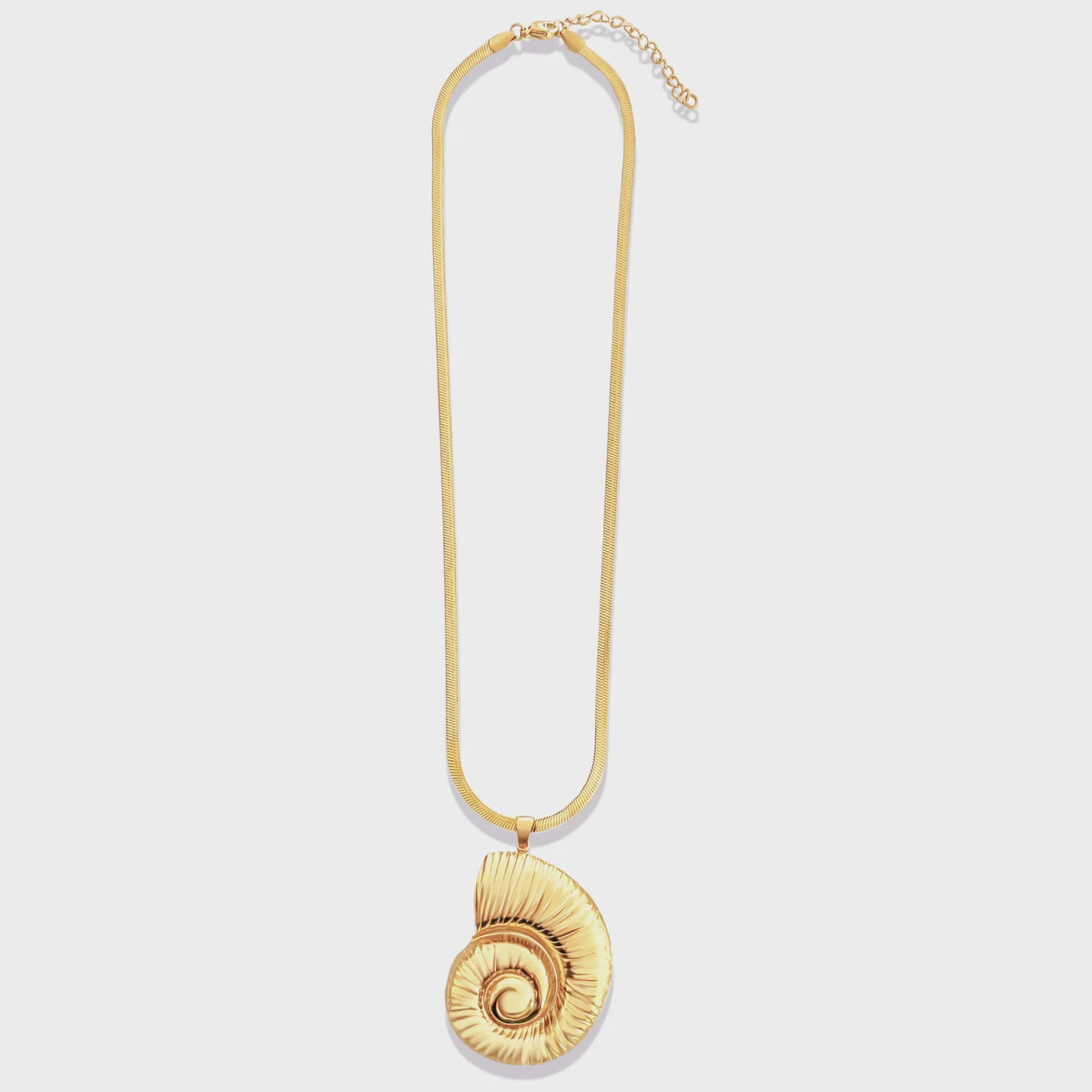 Ellie Vail Vittoria Oversized Shell Necklace