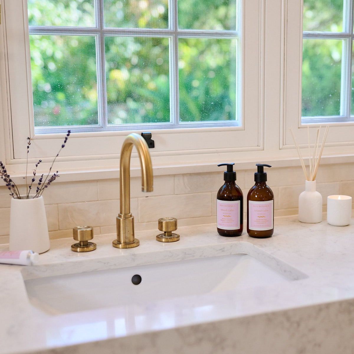 Isla Botanica Island Calm – Hand & Body Lotion 300ml